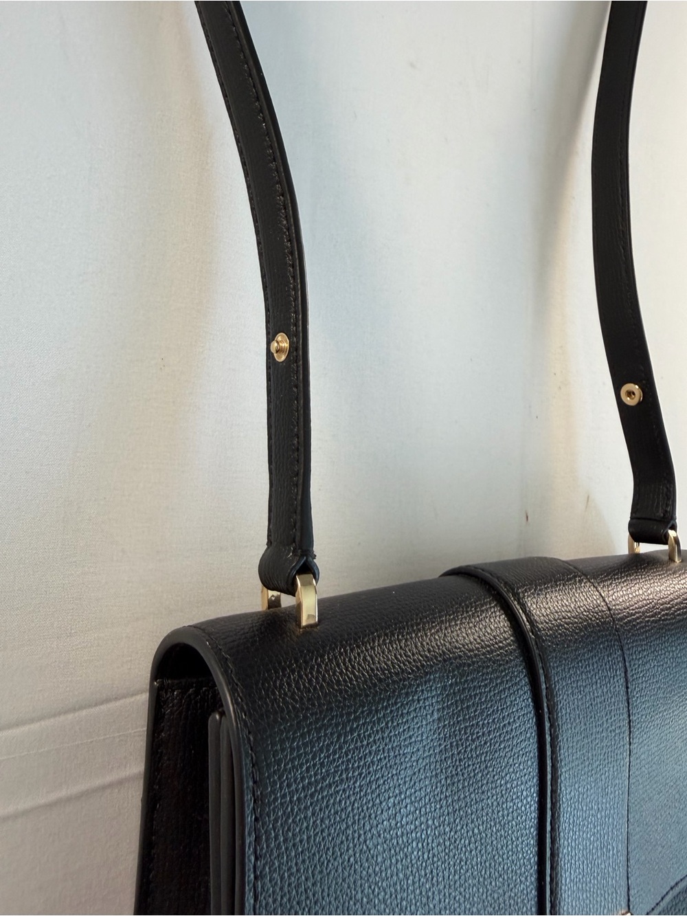 Kate Spade Phoebe turn lock Black Leather Shoulder Bag with Gold Hardware - Picture 4 of 16